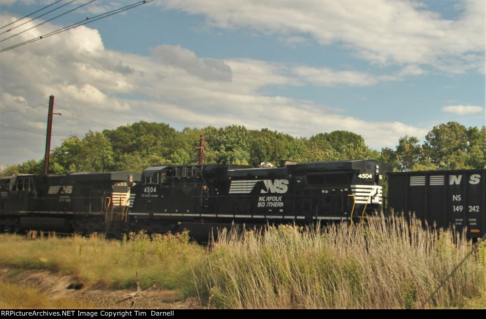 NS 4504 on an empty coal train
